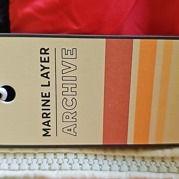 Marine layer Apres Puffer in Navy Rainbow Wave - Picture 9 of 10